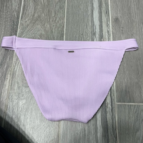 hollister lavender bikini bottom!!! - Picture 3 of 6